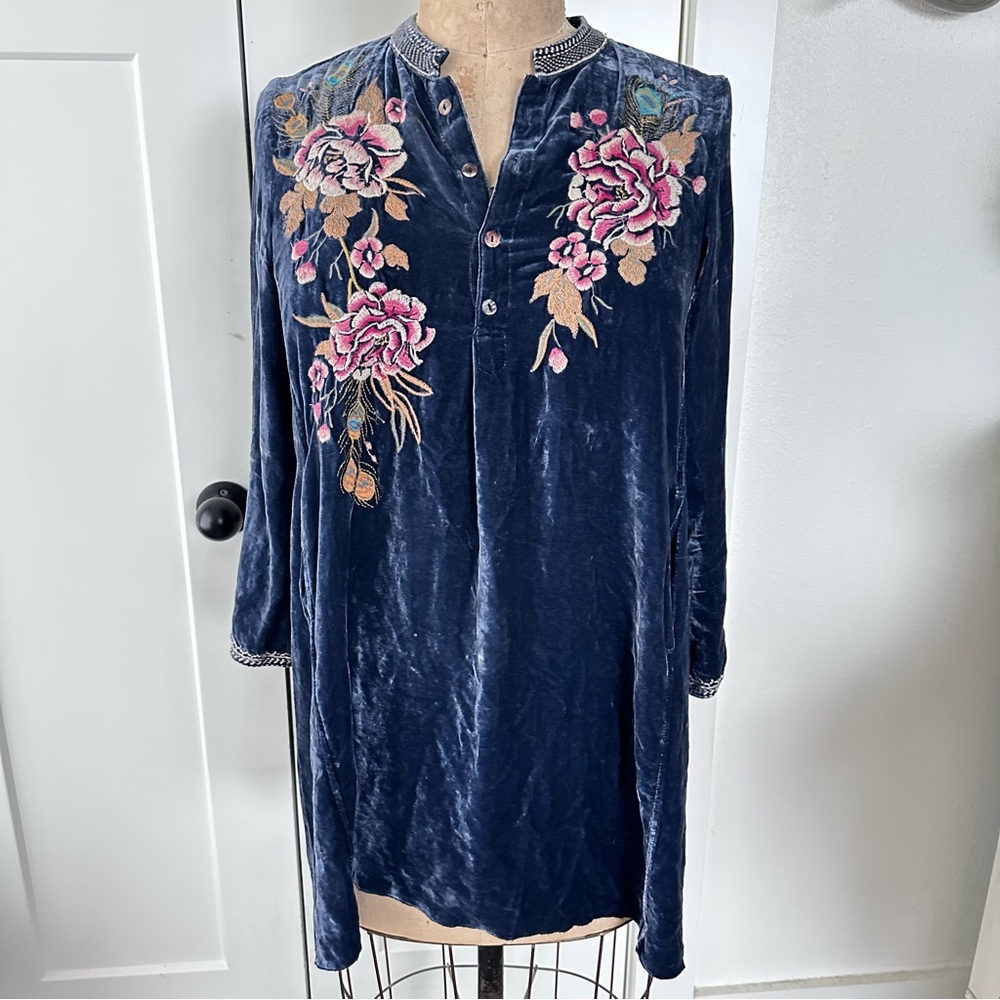 Johnny Was Blue Velvet Long Sleeve tunic Dress with Floral Embroidery